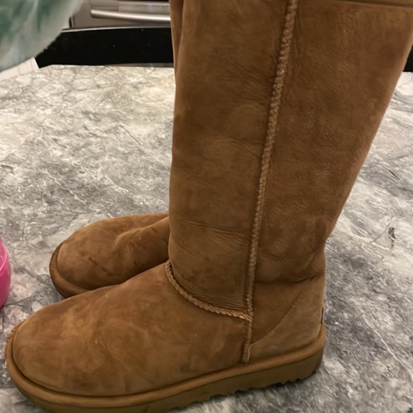 Ugh boots size 7 - Picture 2 of 5